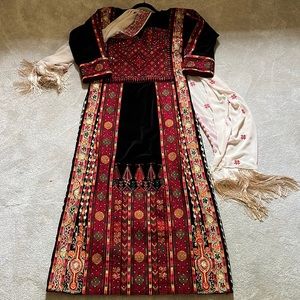 Traditional Palestinian Thobe